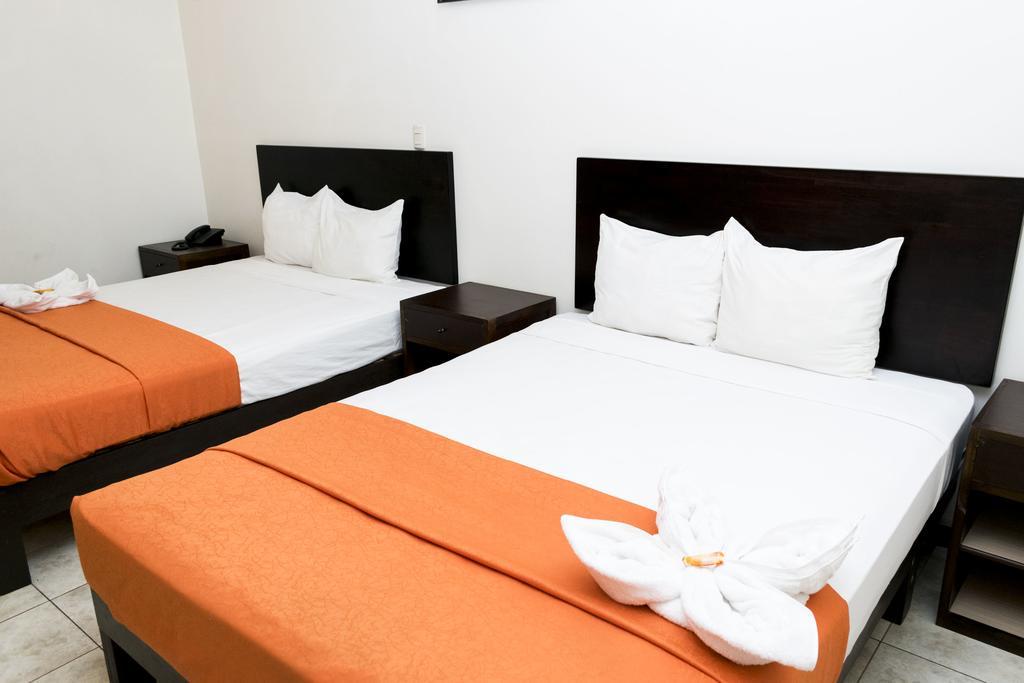 Hotel Puntarenas Beach Екстериор снимка