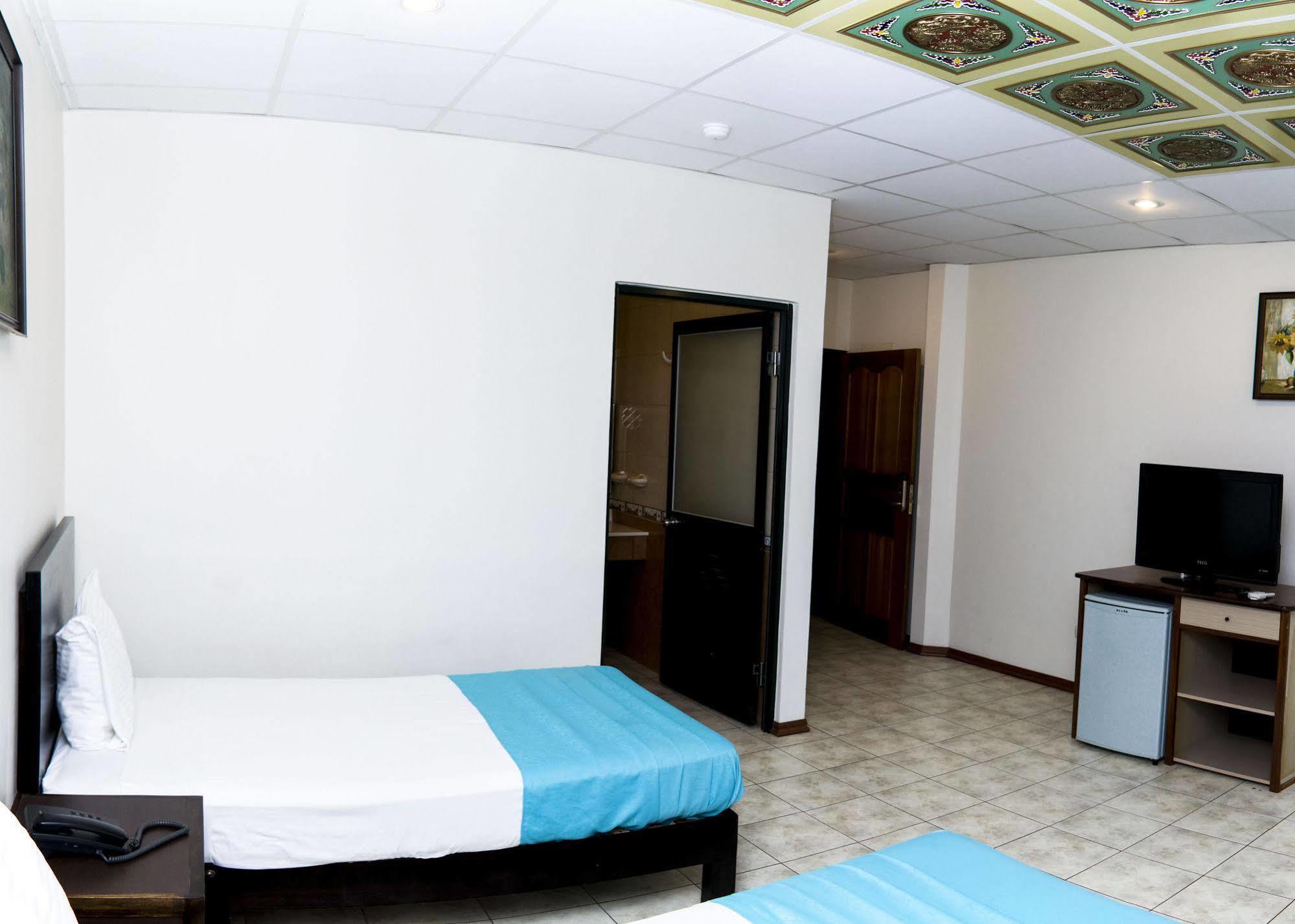 Hotel Puntarenas Beach Екстериор снимка