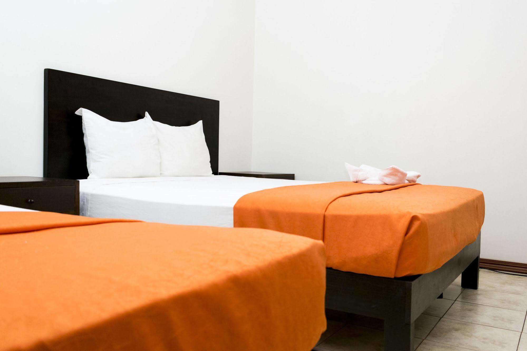 Hotel Puntarenas Beach Екстериор снимка