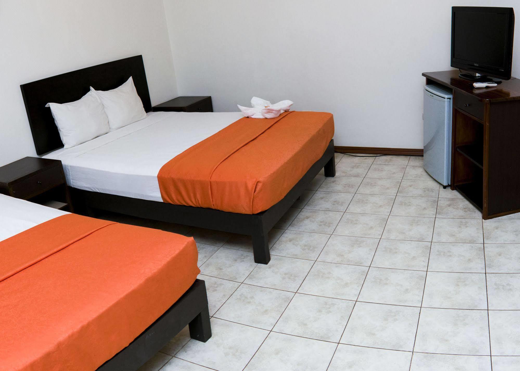 Hotel Puntarenas Beach Екстериор снимка