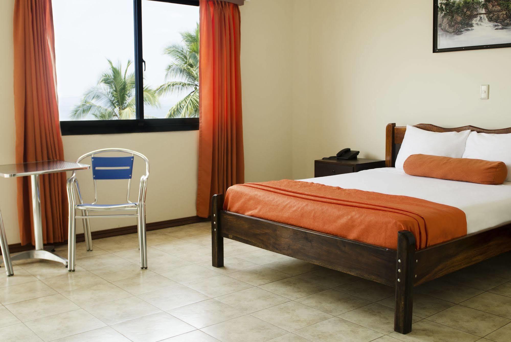 Hotel Puntarenas Beach Екстериор снимка