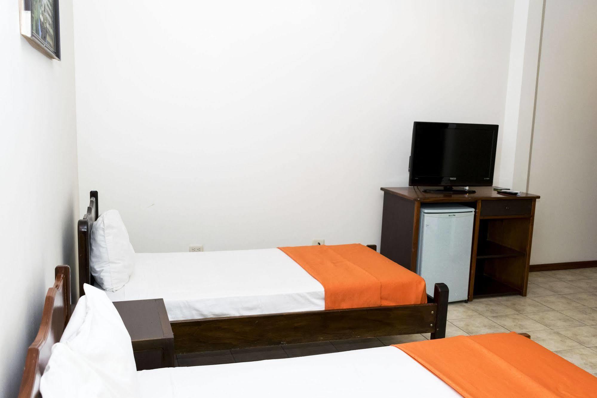 Hotel Puntarenas Beach Екстериор снимка