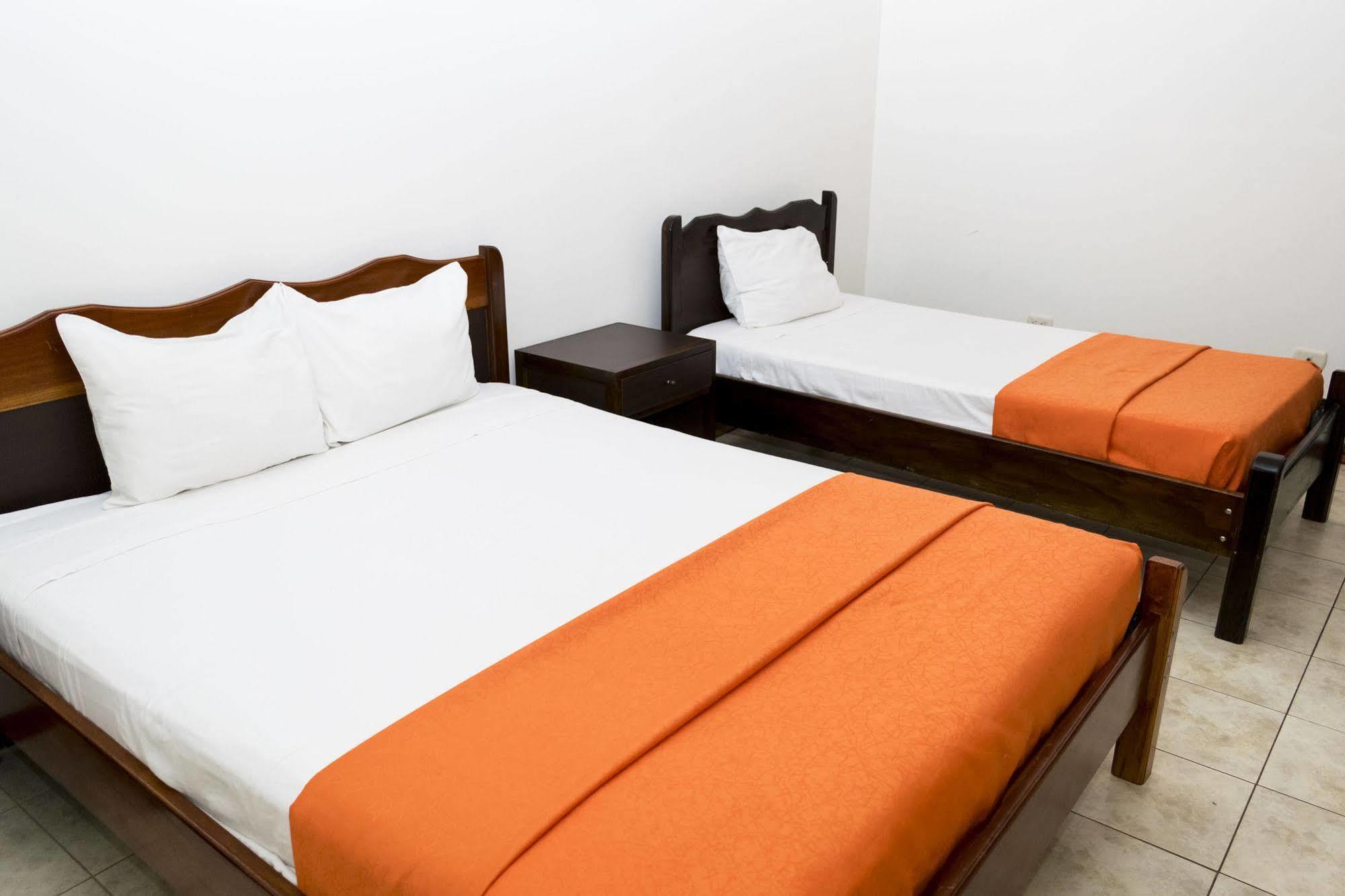 Hotel Puntarenas Beach Екстериор снимка